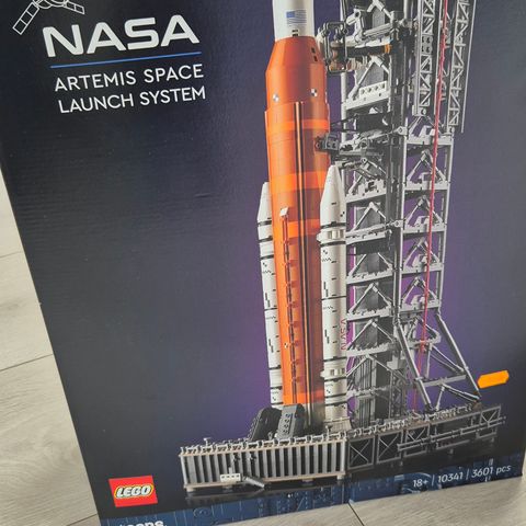 Lego Icons 10341 NASA Artemis SLS