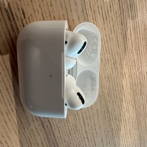 AirPods Pro (Gen1) selges