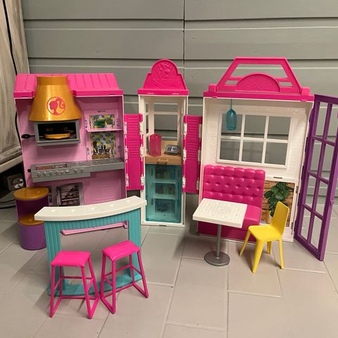 Barbie restaurant (dukke«hus») til salgs