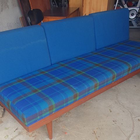 Ekornes daybed 2- og 3-seter + salongbord i teak