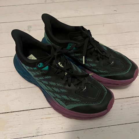 Hoka Speedgoat 5