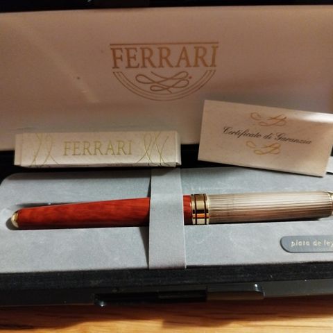 Fountain pen in wood gold and silver Ferrari