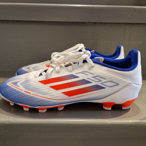 Adidas F50 fotballsko str. 38,2/3