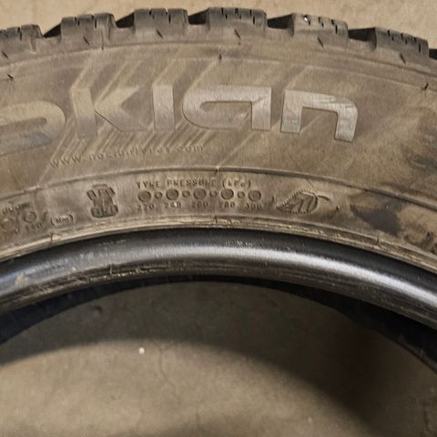 4stk Nokian Hakkapeliitta 8 245/50 R18 FRT piggdekk