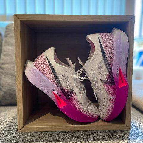 Ubrukte Nike Vaporfly next% 3 i størrelse 44 selges!