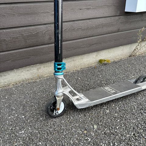 Trike Sparkesykkel / Scoot med titan styre