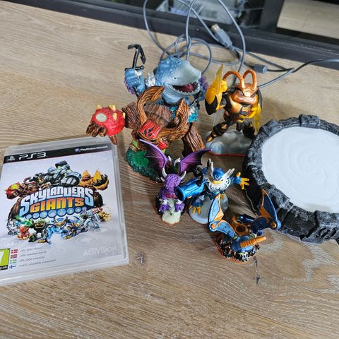 Skylanders Giants PS3 med figurer og portal