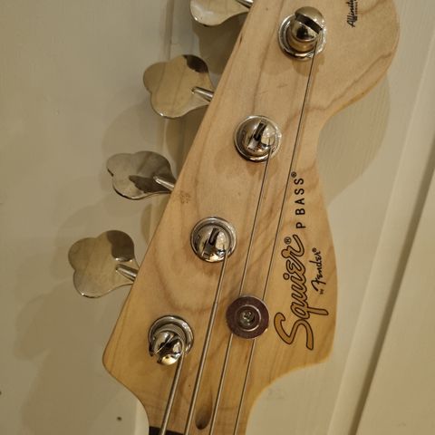 Squire PBass