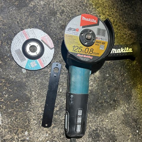 Makita 9565CR Vinkelsliper