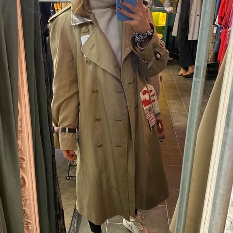 Burberry Trenchcoat x Brick Lane