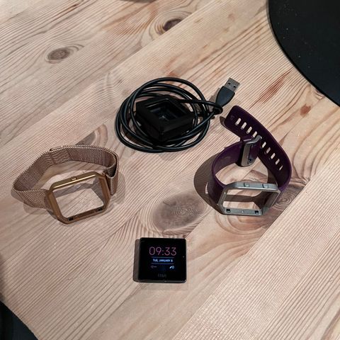 Fitbit klokke med to reimer