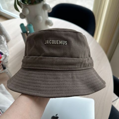 Jacquemus bucket hat