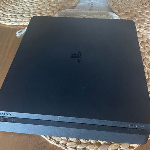 Ps4 slim