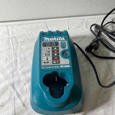 Makita DC10WA Batteri lader