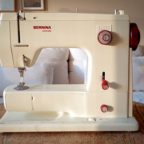 Bernina 807, nylig service