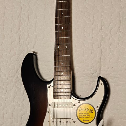 Yamaha Pacifica 112v til salgs