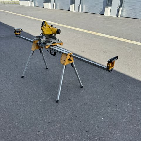 Dewalt kappsag med stativ