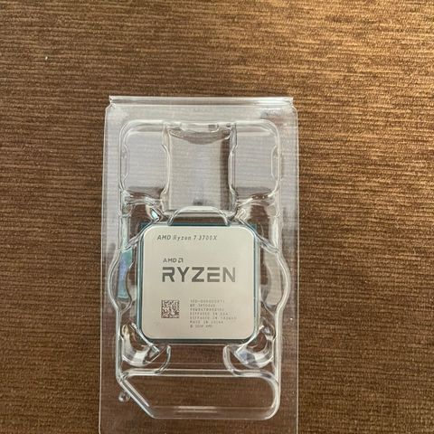 AMD Ryzen 7 3700x - pent brukt!