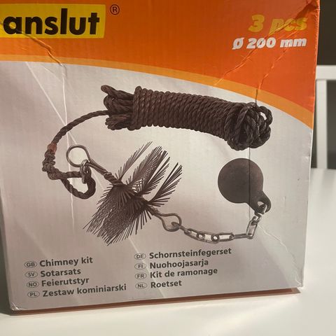 Feierutstyr, helt nytt til halv pris.