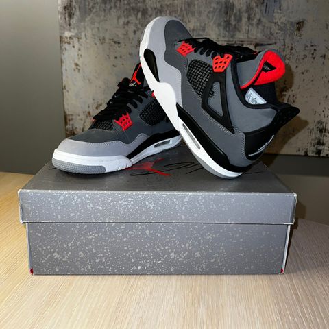 Air Jordan 4 infrared