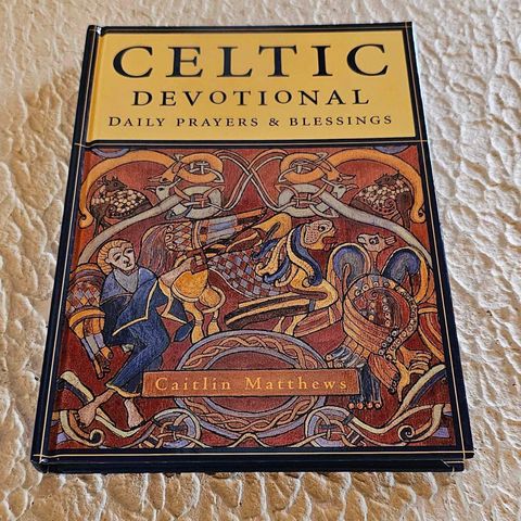 Caitlin Matthews - Celtic Devotional - Daily Prayers & Blessings innbundet