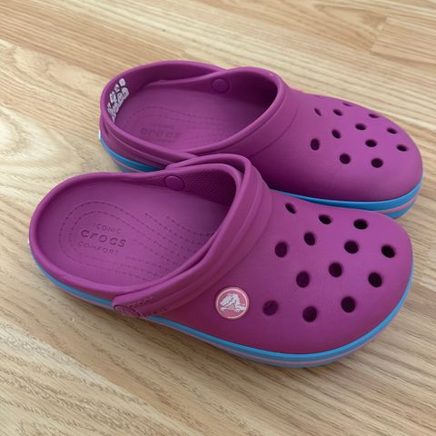 Pent brukte Crocs i str.31