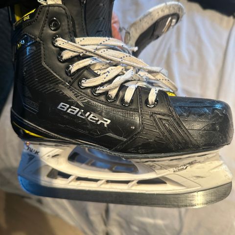 Bauer Supreme M4 skøyter 5 fit 2 m stål og 4,5 fit 1 m stål