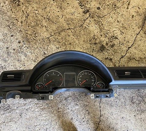 Dashboard Audi a4 b7/b6