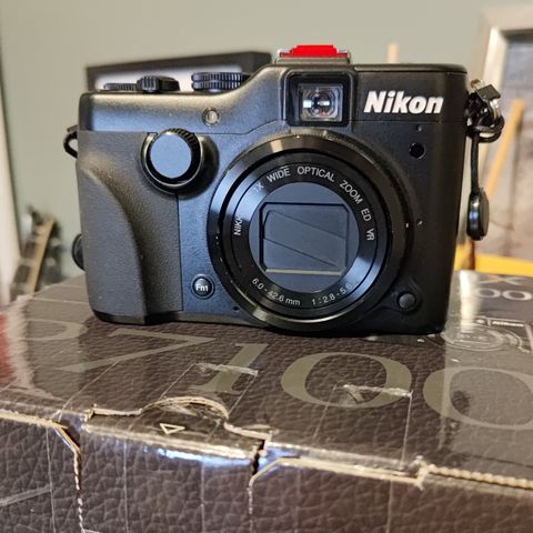 Nikon P7100 selges