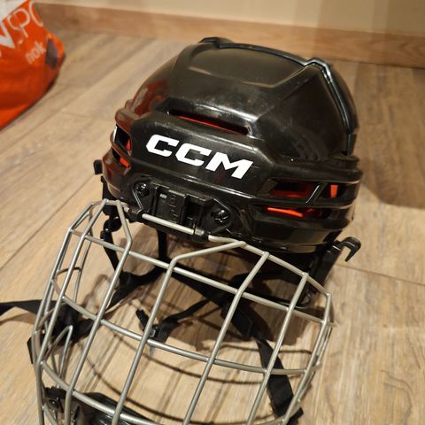 Ccm hockeyhjelm til barn