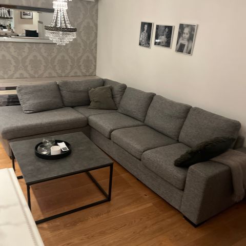 Hjørne sofa fra Skeidar. Stått «ubrukt» i lese stuen.