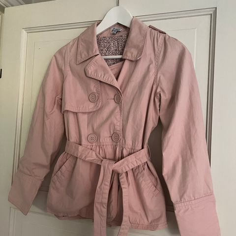 Søt trenchcoat i rosa