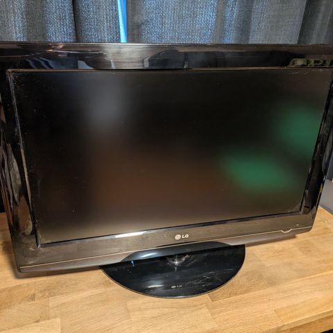 LG 32-Tommers LCD TV