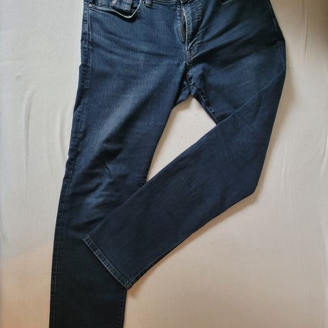 Marlboro Classic Jeans (MCJ-W34/L32) til salgs!