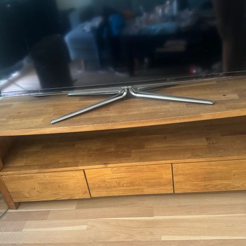 TV 55” plus TV table