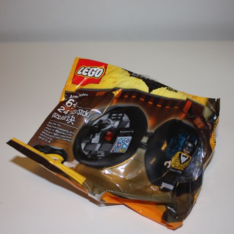 Lego Tiger Tuxedo Batman Battle Pod polybag