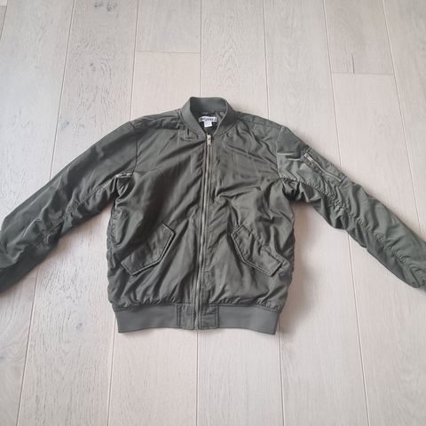 Grønn Bomber-jakke fra H&M