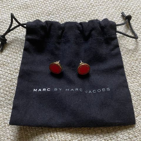 Marc by Marc Jacobs øredobber, lite brukt