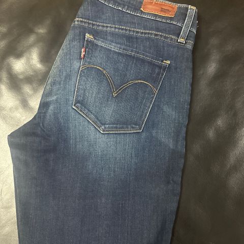 Levis jeans