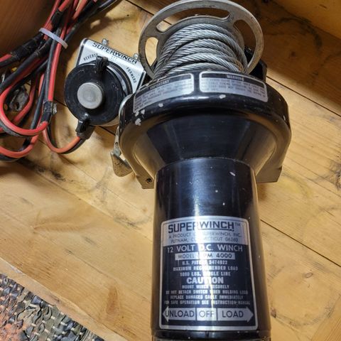 SUPERWINCH - USA - VINSJ - MODEL PM 4000 - 12 VOLT - MED BRYTER