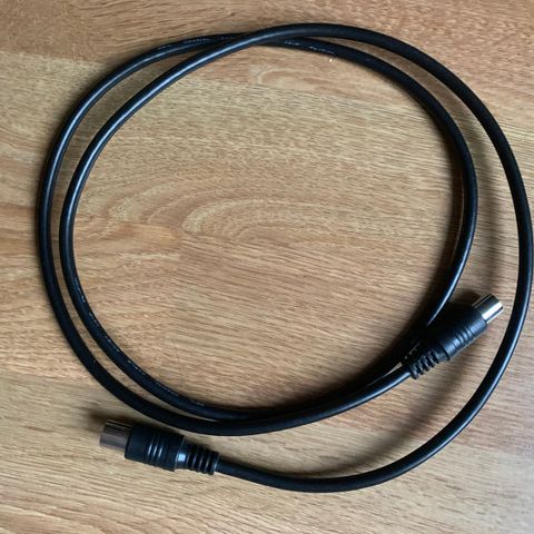 Svart kabel