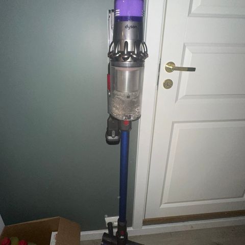 Dyson V10