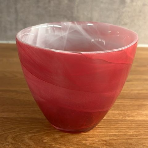 Kunstglass i rosa og hvitt