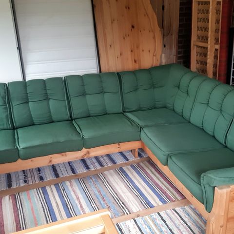 Hjørnesofa med 6 sitteplassar, fin stand