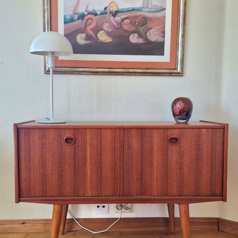 Teak retro liten skjenk  / stereomøbel  / tv benk.  1960tall.