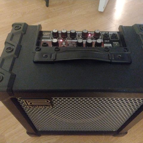 Roland Cube 20 XL gitarforsterker selges billig