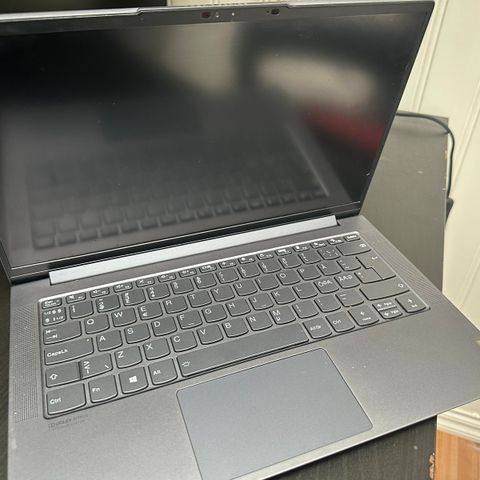 Lenovo yoga slim 7 pro R5H/16512 1”Bærbar