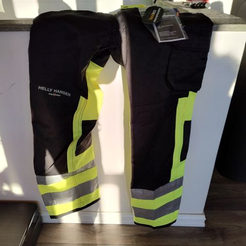 Helly Hansen arbeidsbukse selges str C48