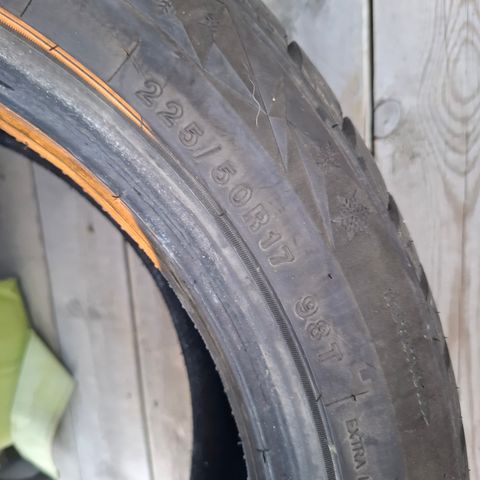 2 winter tyres