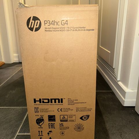 Uåpnet HP P34HC G4 ultravid, buet skjerm